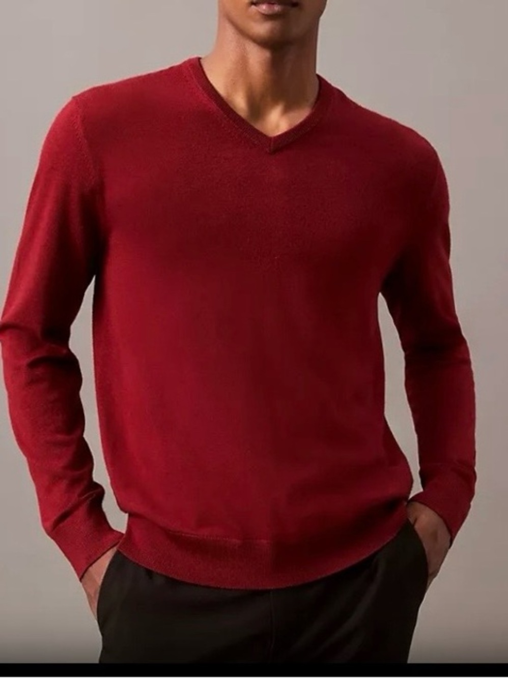 Calvin Klein Men's V-Neck Sweater in Burgundy Red Sz M